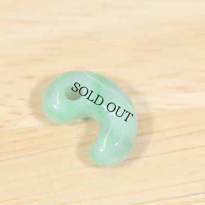 画像2: 翡翠 勾玉 (2)