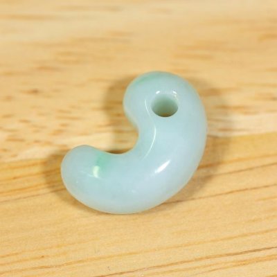 画像2: 翡翠 勾玉 (2)