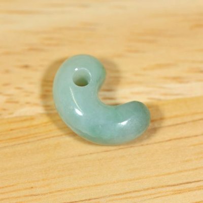 画像4: 翡翠 勾玉 (4)