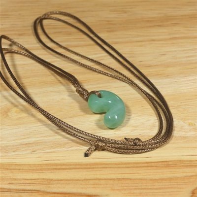 画像6: 糸魚川産翡翠・紐付勾玉 (6)