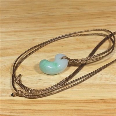 画像6: 糸魚川産翡翠・紐付勾玉 (6)