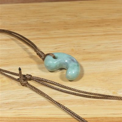 画像5: 糸魚川産翡翠・紐付勾玉 (5)