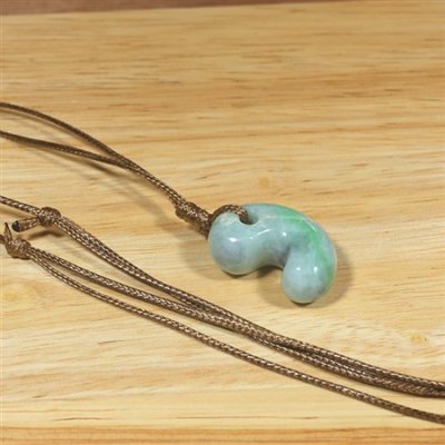 画像5: 糸魚川産翡翠・紐付勾玉 (5)