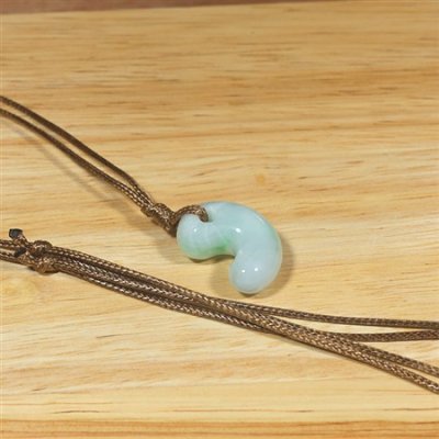 画像5: 糸魚川産翡翠・紐付勾玉 (5)