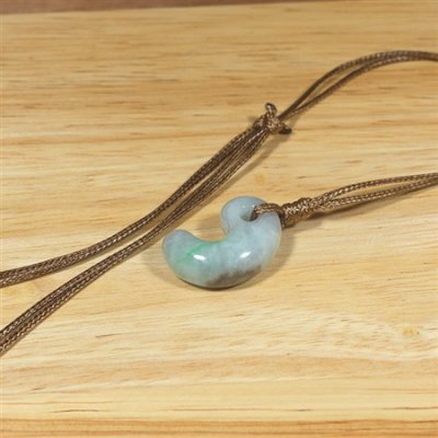 画像6: 糸魚川産翡翠・紐付勾玉 (6)