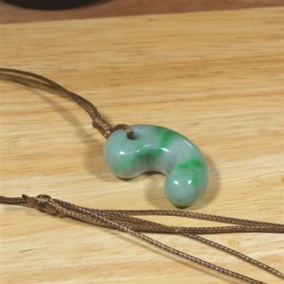 画像5: 糸魚川産翡翠・紐付勾玉 (5)