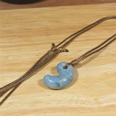 画像6: 糸魚川産翡翠・紐付勾玉 (6)