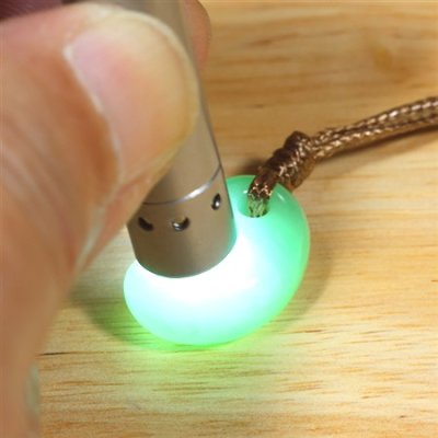 画像7: 糸魚川産翡翠・紐付勾玉 (7)