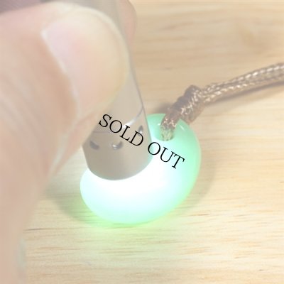 画像7: 糸魚川産翡翠・紐付勾玉 (7)