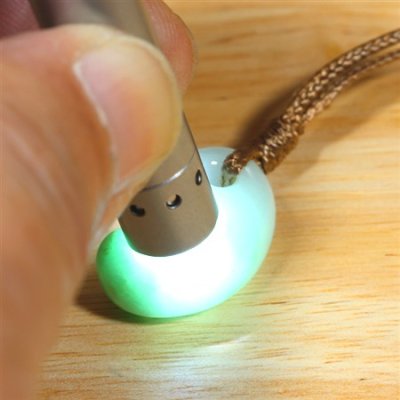 画像7: 糸魚川産翡翠・紐付勾玉 (7)