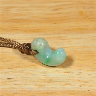 画像3: 糸魚川産翡翠・紐付勾玉 (3)