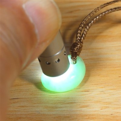 画像7: 糸魚川産翡翠・紐付勾玉 (7)