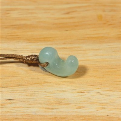 画像3: 糸魚川産翡翠・紐付勾玉 (3)