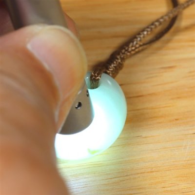 画像7: 糸魚川産翡翠・紐付勾玉 (7)