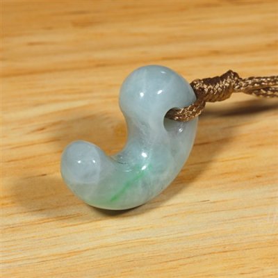 画像3: 糸魚川産翡翠・紐付勾玉 (3)