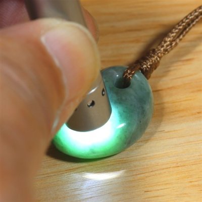 画像7: 糸魚川産翡翠・紐付勾玉 (7)