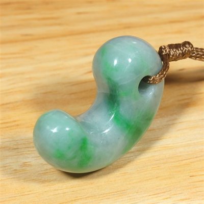 画像3: 糸魚川産翡翠・紐付勾玉 (3)