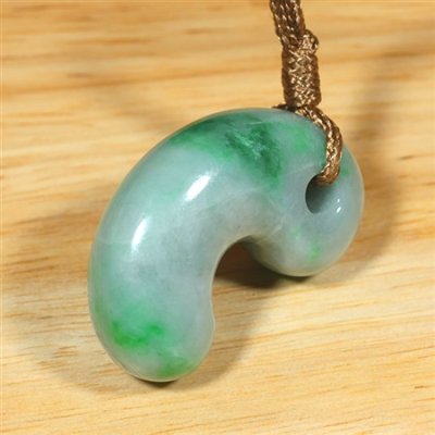 画像4: 糸魚川産翡翠・紐付勾玉 (4)