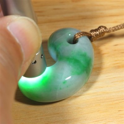 画像7: 糸魚川産翡翠・紐付勾玉 (7)