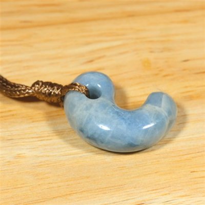 画像2: 糸魚川産翡翠・紐付勾玉 (2)