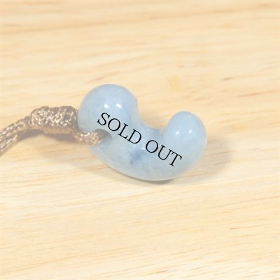 画像3: 糸魚川産翡翠・紐付勾玉 (3)