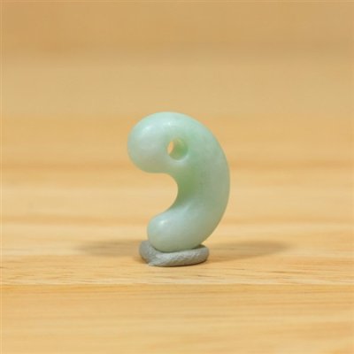 画像3: 小滝産 翡翠勾玉 (3)