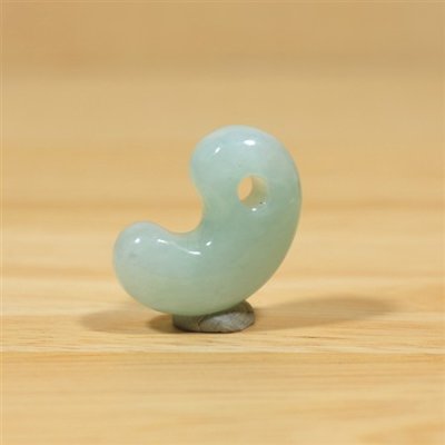画像1: 姫川産 翡翠勾玉 (1)