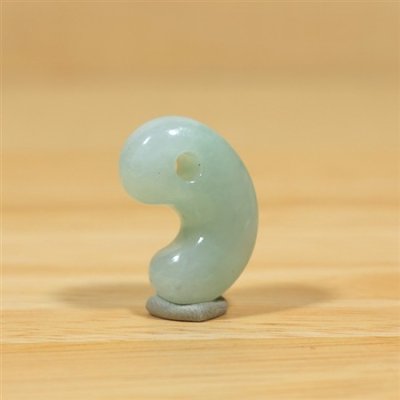 画像3: 姫川産 翡翠勾玉 (3)
