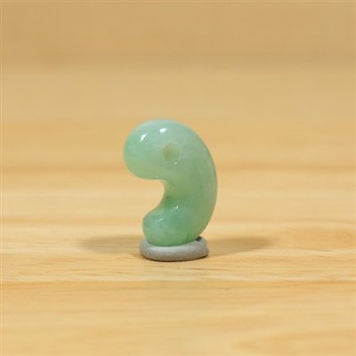 画像3: 姫川産 翡翠勾玉 (3)