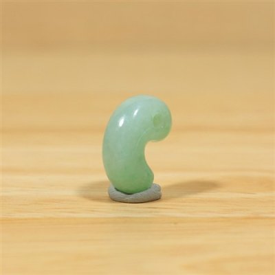 画像4: 姫川産 翡翠勾玉 (4)