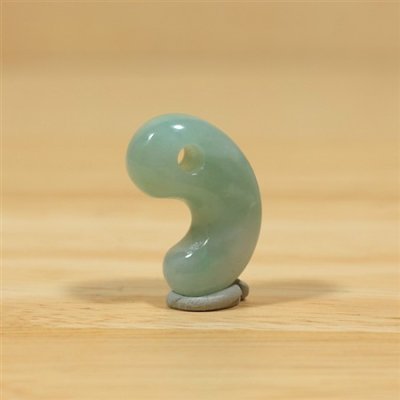 画像3: 小滝産 翡翠勾玉 (3)