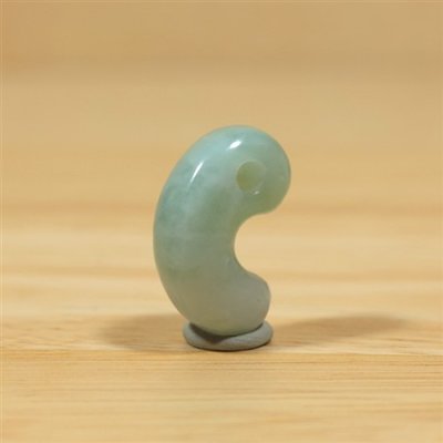 画像4: 小滝産 翡翠勾玉 (4)