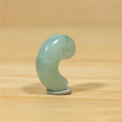 画像4: 小滝産 翡翠勾玉 (4)