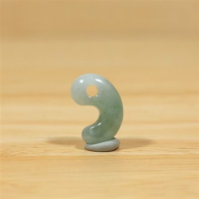 画像3: 小滝産 翡翠勾玉 (3)