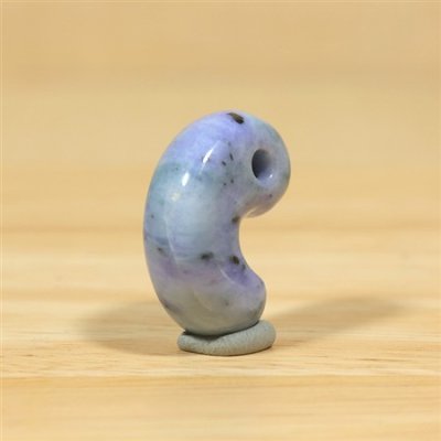画像4: 小滝産 翡翠勾玉 (4)