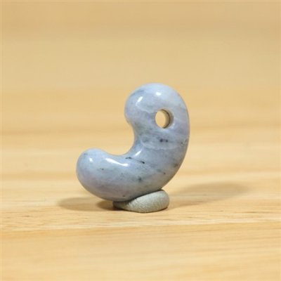画像1: 小滝産 翡翠勾玉 (1)