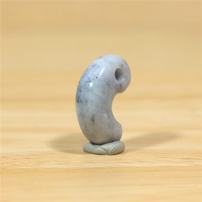画像4: 小滝産 翡翠勾玉 (4)