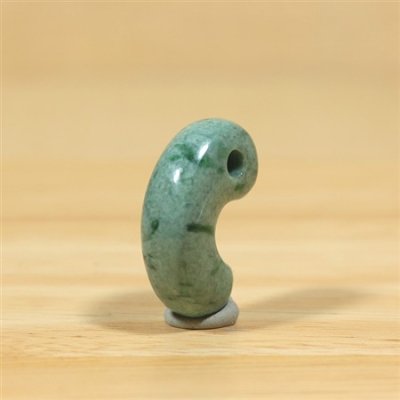 画像4: 青海産 翡翠勾玉 (4)