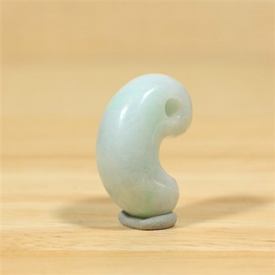 画像4: 海中産 翡翠勾玉 (4)