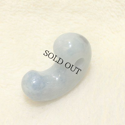 画像3: コンサワ産 翡翠勾玉 (3)