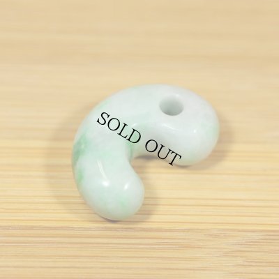 画像2: 小滝産 翡翠勾玉 (2)