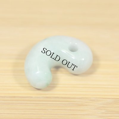 画像2: 小滝産 翡翠勾玉 (2)