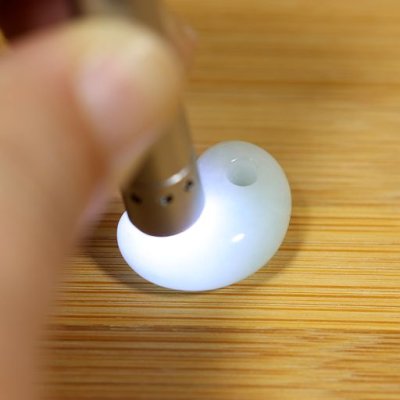 画像6: 小滝産 白翡翠勾玉 (6)