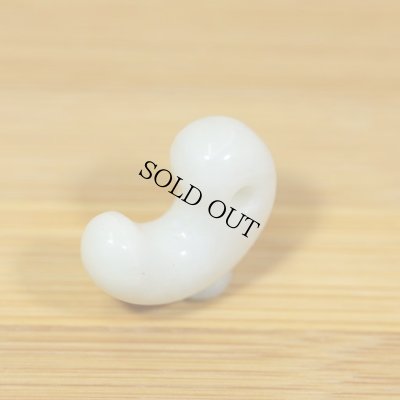 画像3: 小滝産 白翡翠勾玉 (3)