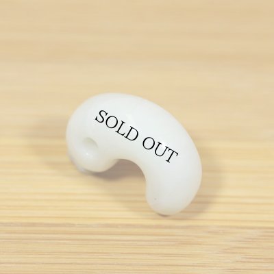 画像4: 小滝産 白翡翠勾玉 (4)