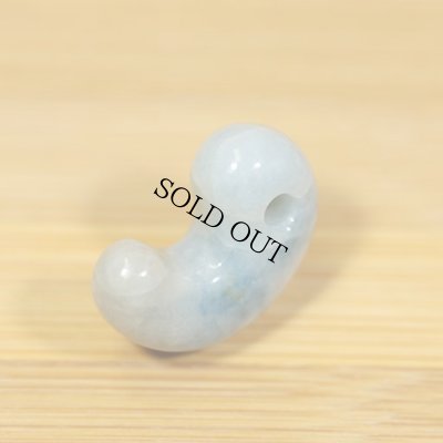 画像3: コンサワ産 翡翠勾玉 (3)