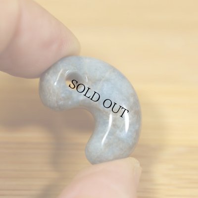 画像5: コンサワ産 翡翠勾玉 (5)