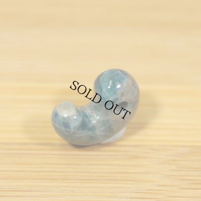 画像3: コンサワ産 翡翠勾玉 (3)