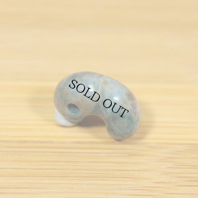 画像4: コンサワ産 翡翠勾玉 (4)