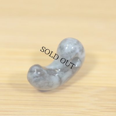 画像3: 糸魚川 海中産 黒ひすい勾玉 (3)